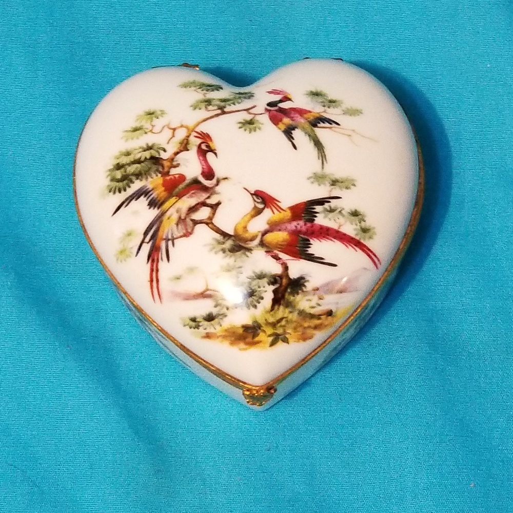 Vintage Limoges Heart Shaped Hinged Trinkebox